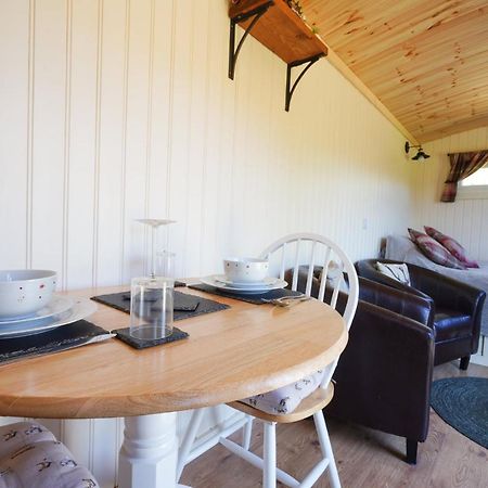 The Laburnum Retreat Shepherd Hut Private Hot Tub Upper Hulme Extérieur photo