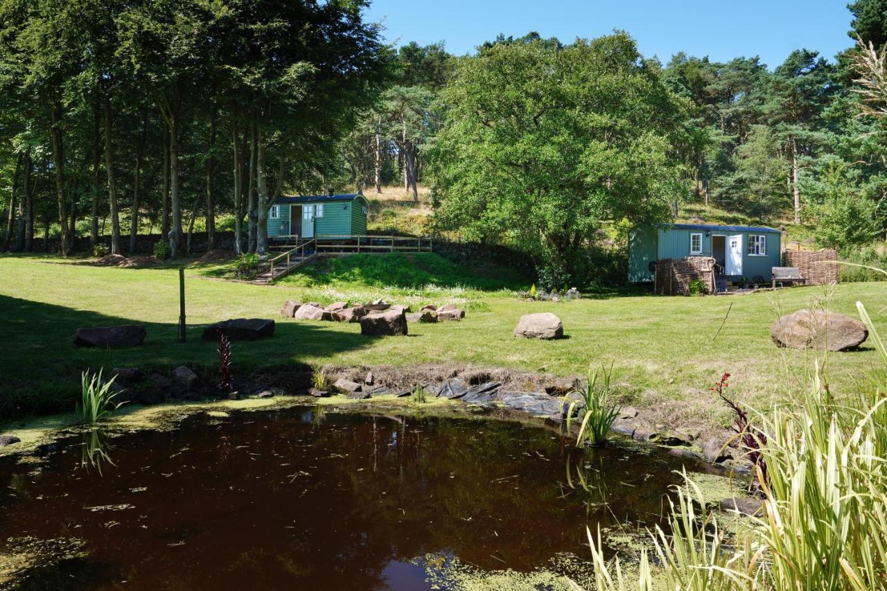 The Laburnum Retreat Shepherd Hut Private Hot Tub Upper Hulme Extérieur photo